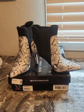 Women's Black and Cream Snake Print Pointed Toe Ankle Boots